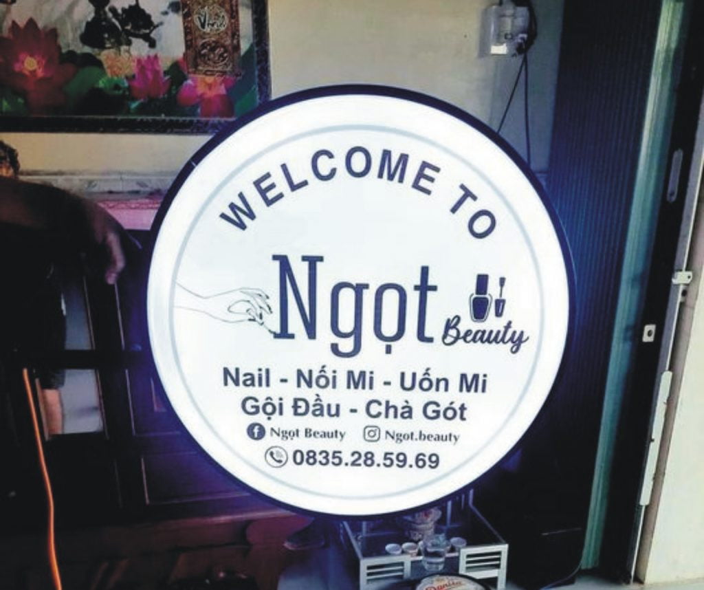 Mẫu Bảng Hiệu Mica Hút Nổi Đẹp Năm 2026