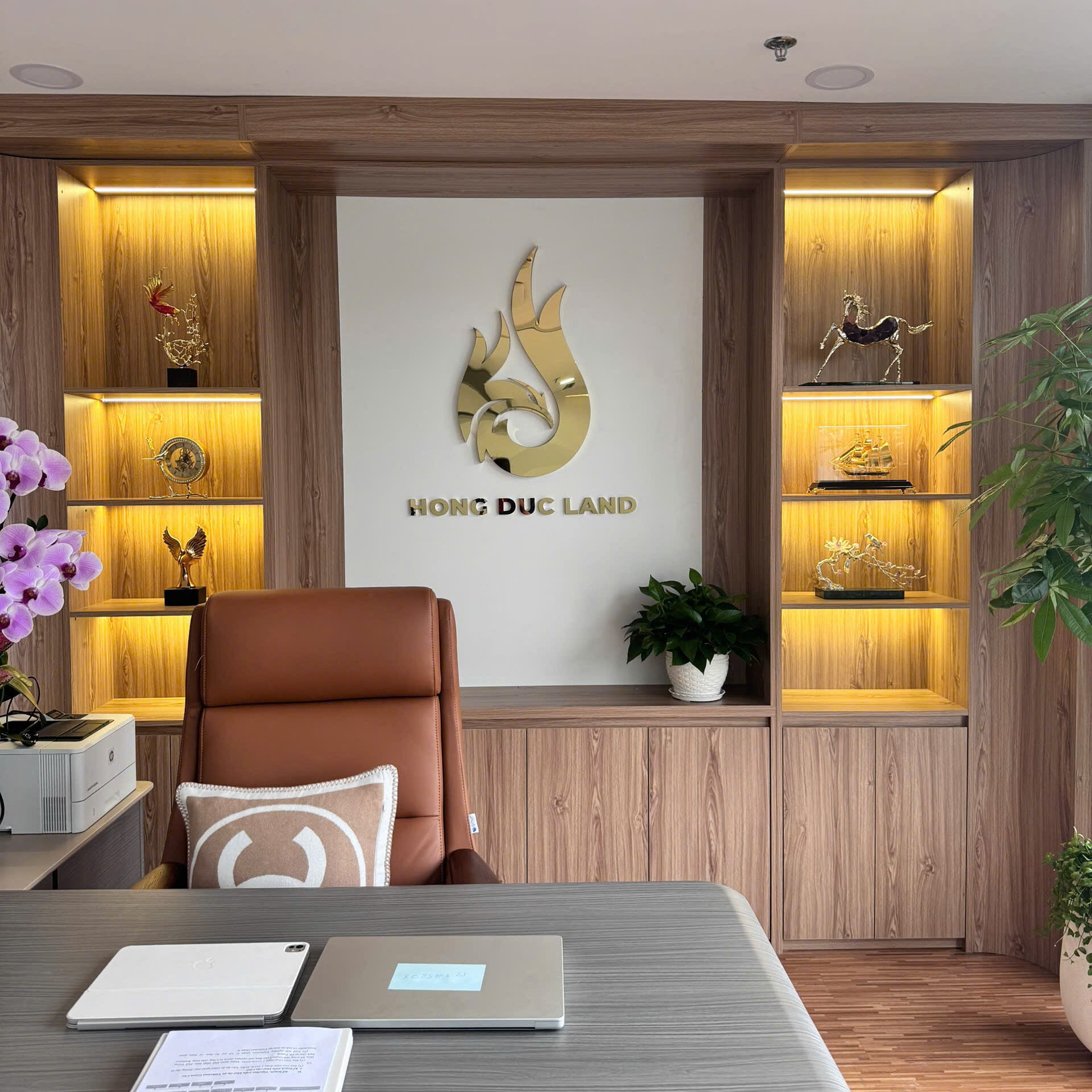 Thiết Kế Chữ Nổi Inox Vàng