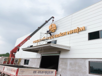 Thi Công Biển Hiệu Alu Chữ Nổi Inox Đẹp