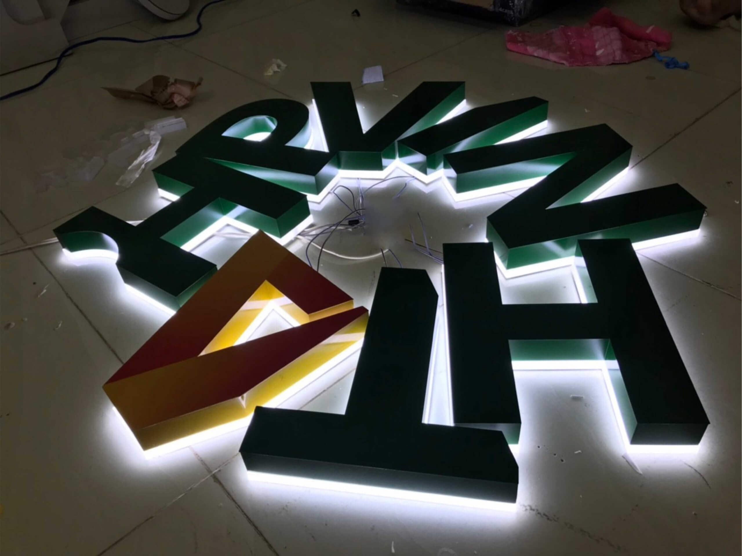 Thiết Kế Chữ Nổi Mica Đèn LED Đẹp