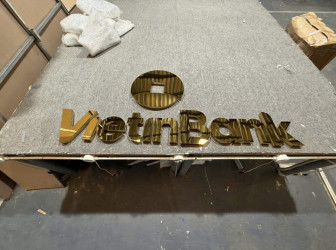 Mẫu Bảng Hiệu Chữ Nổi Inox Vàng Đẹp Năm 2025