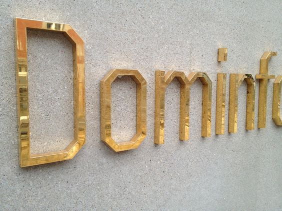 Thiết Kế Bảng Hiệu Quảng Cáo Chữ Nổi Inox Vàng Sang Trọng