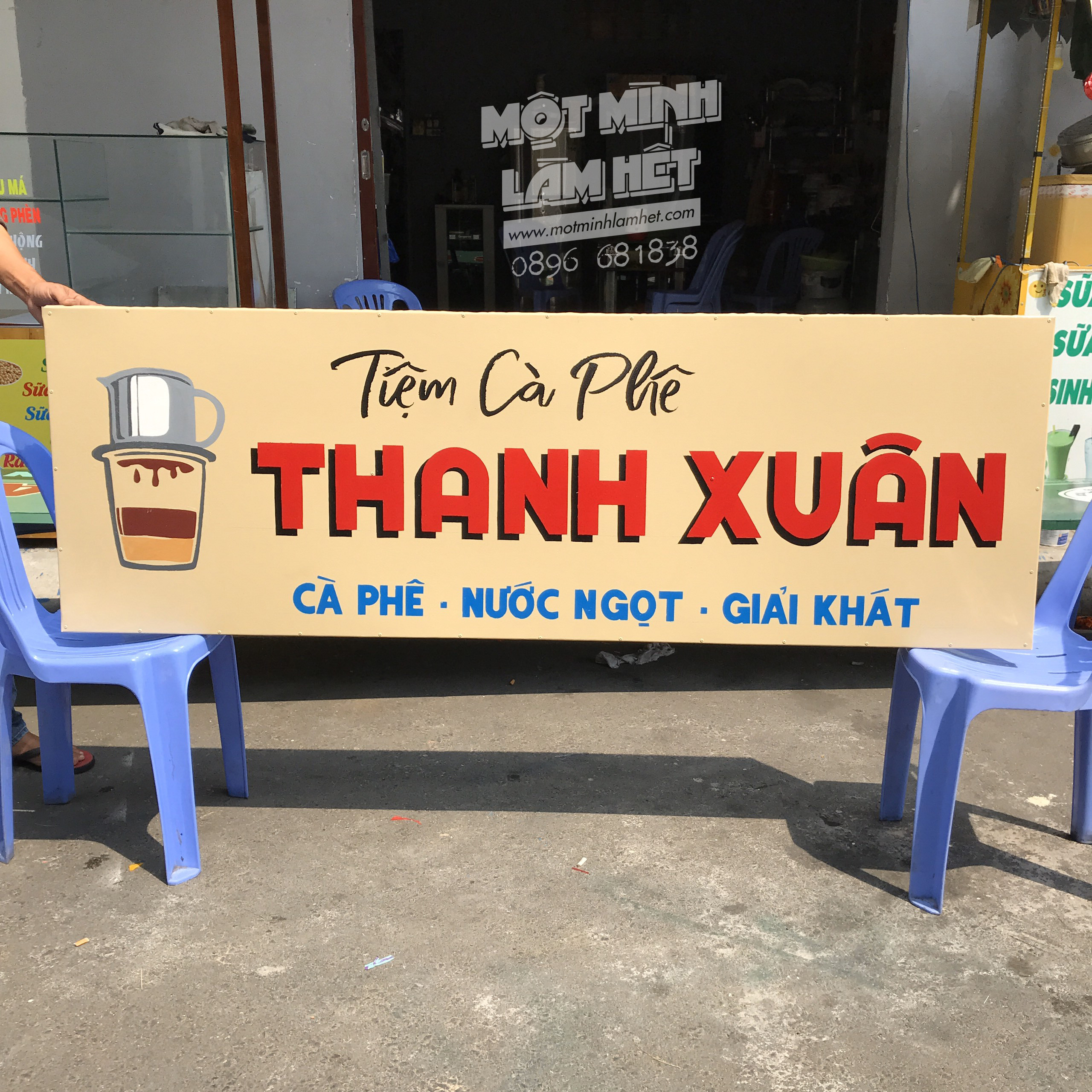 Bảng hiệu quảng cáo độc quyền