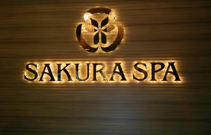 Bảng Hiệu Quảng Cáo Đường Phố