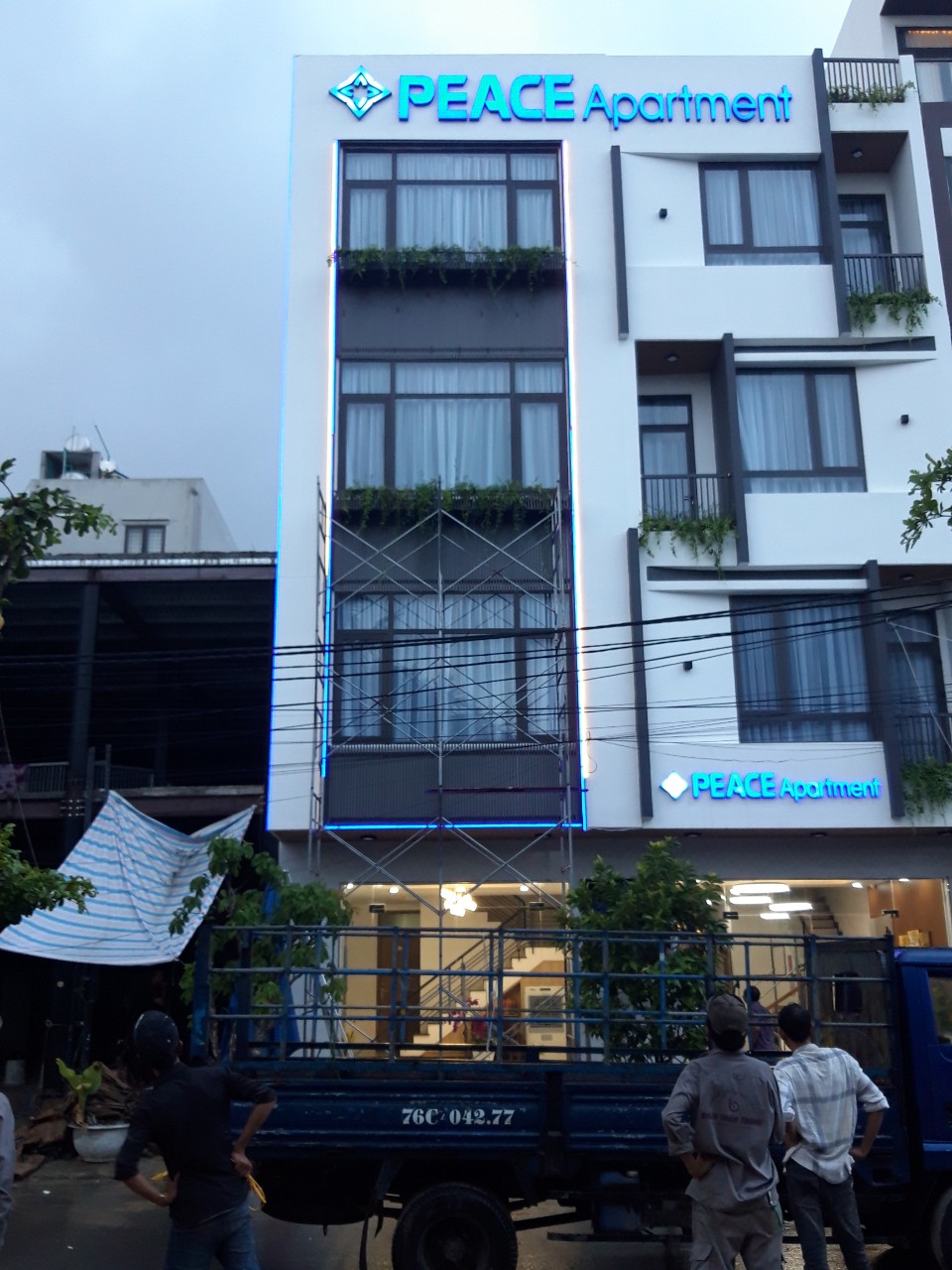 Thi Công Bảng Hiệu Hộp Đèn Chữ Nổi