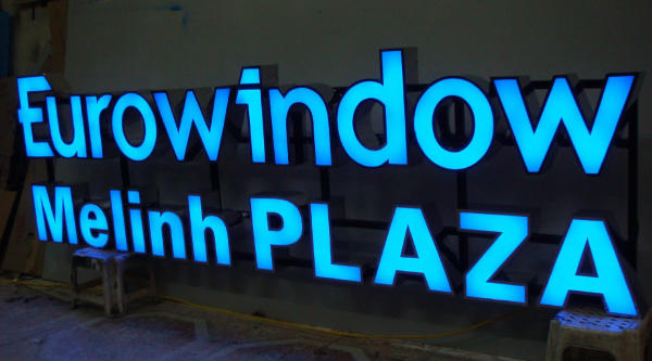 Chữ Nổi Mica Đèn LED