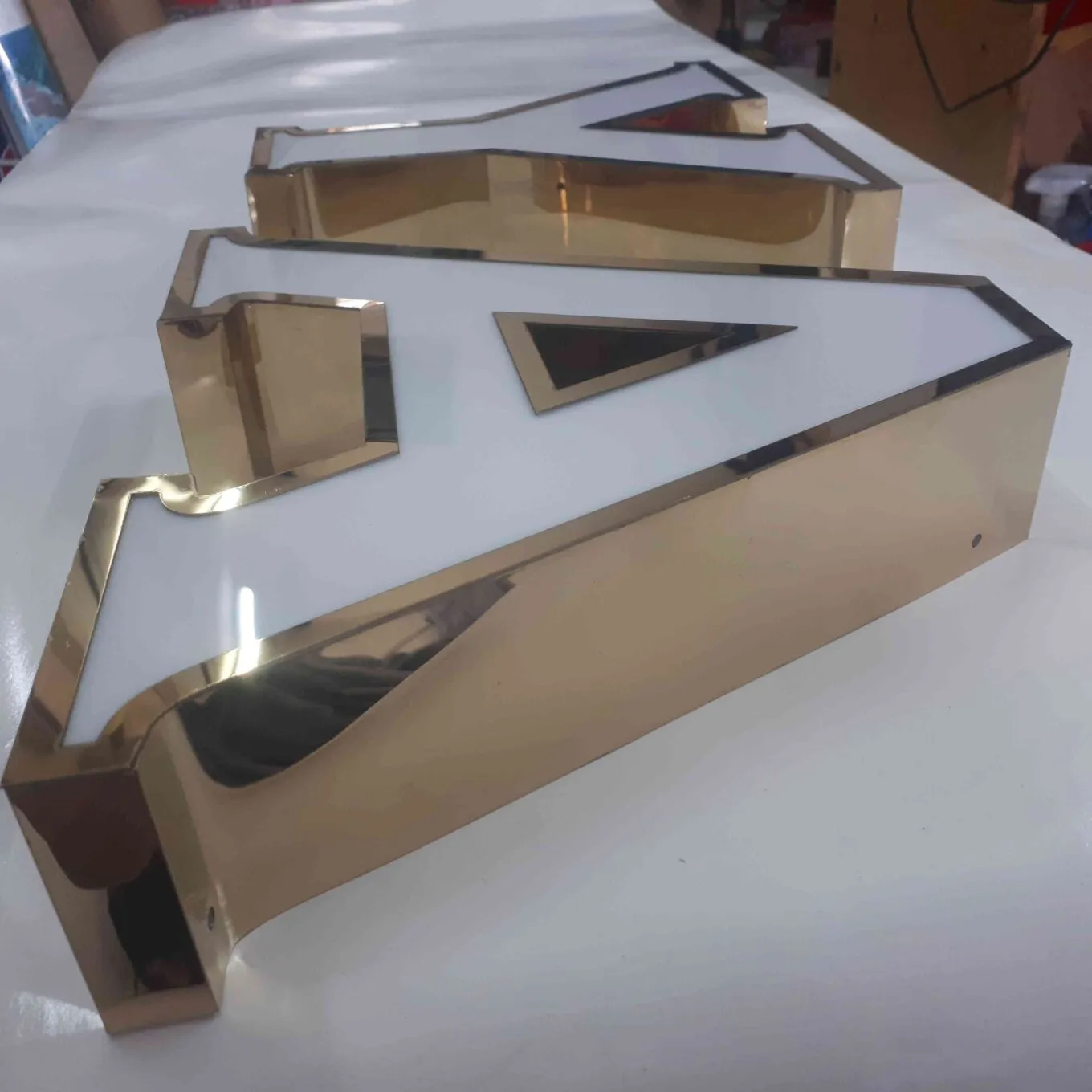 Mẫu Bảng Hiệu Alu Chữ Nổi Inox Đẹp Năm 2026