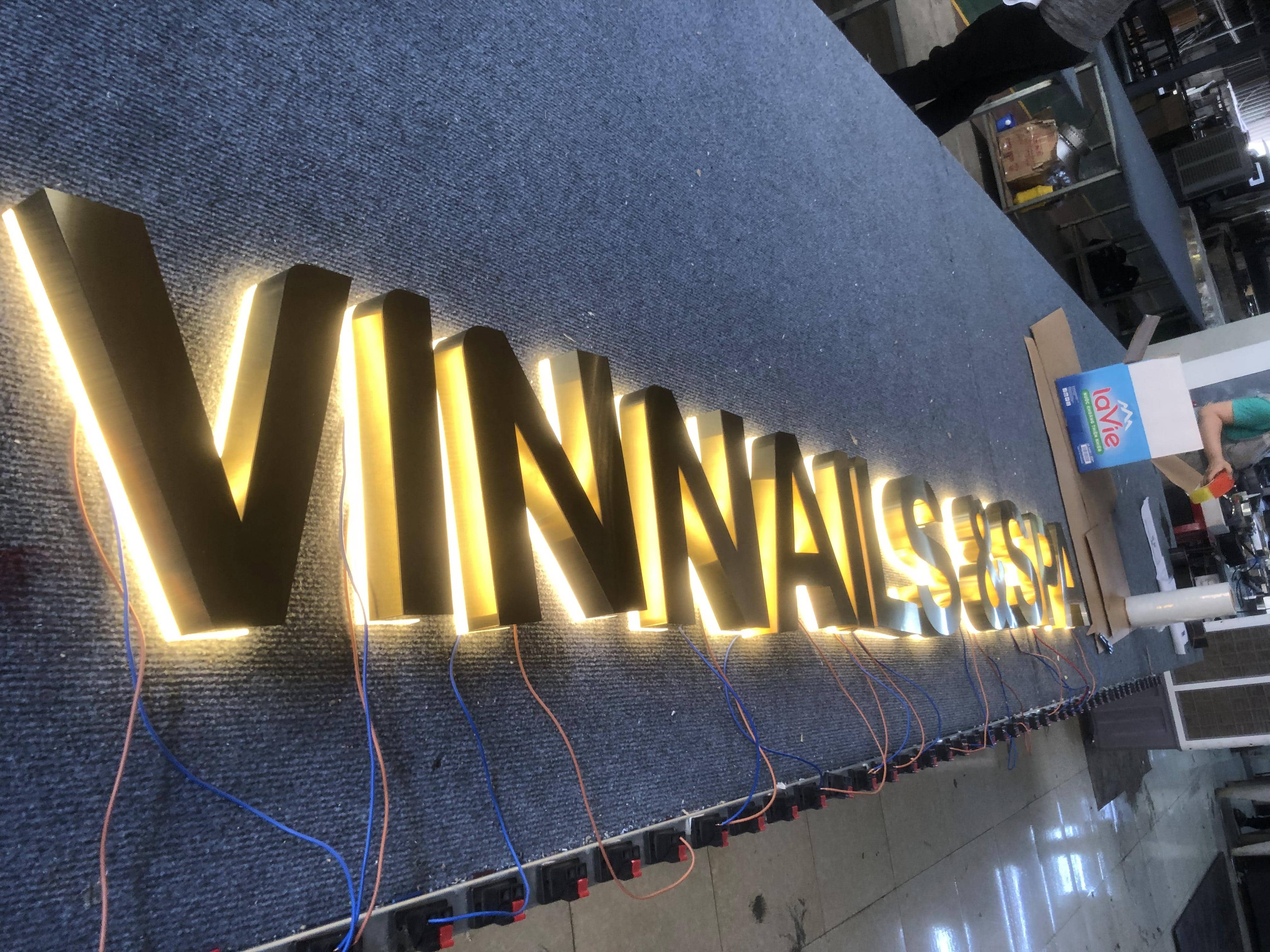 Thiết Kế Chữ Inox Vàng Gương Sang Trọng, Cao Cấp