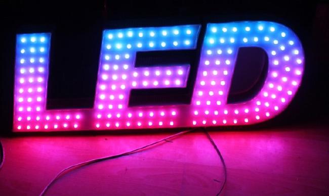 Thi Công Bảng Hiệu Hộp Đèn LED Đẹp, Bền, Giá Hợp Lý