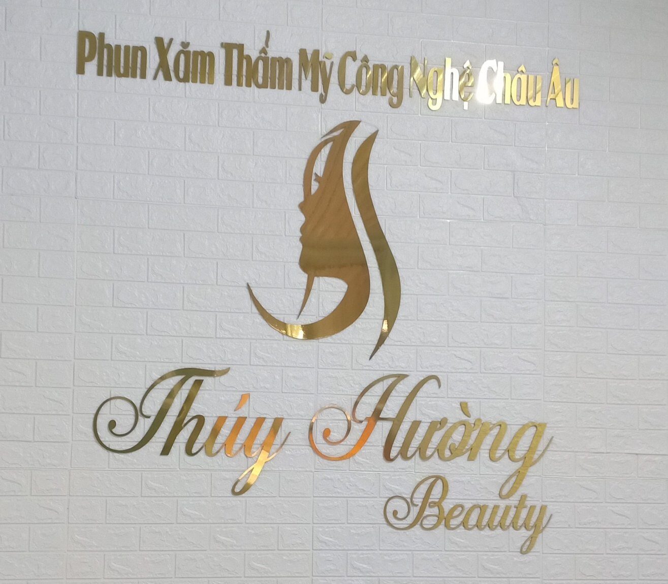 Mẫu Biển Chữ Nổi Inox Vàng Đẹp Năm 2026