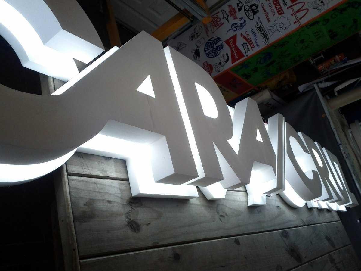 Mẫu Bảng Hiệu Chữ Nổi Hắt Sáng Chân Đẹp, Sang Trọng