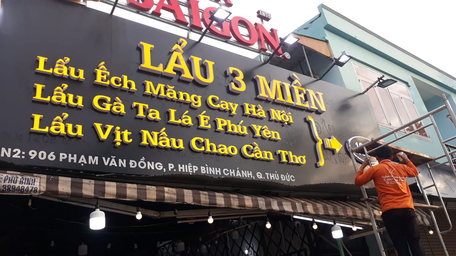 Thi Công Biển Hiệu Alu Chữ Nổi Mica