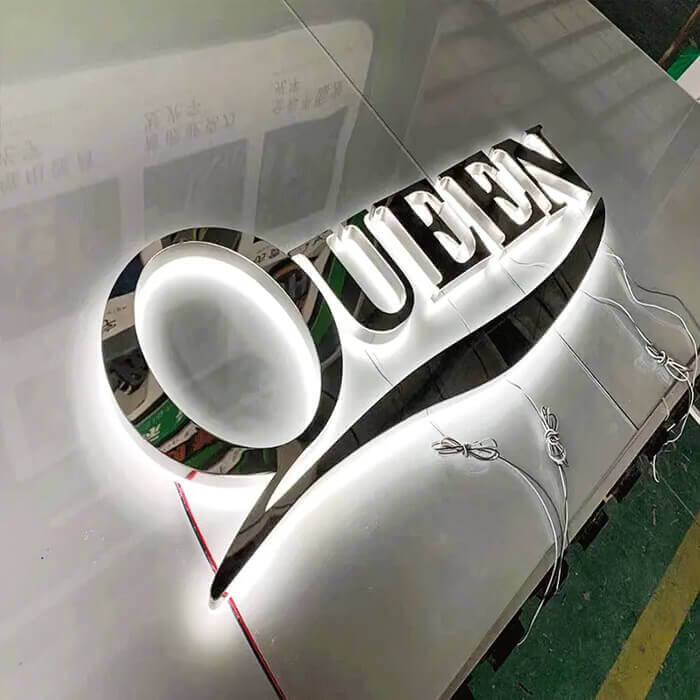 Bảng Hiệu Chữ Nổi Inox Hắt Sáng Chân Đẹp Sang Trọng