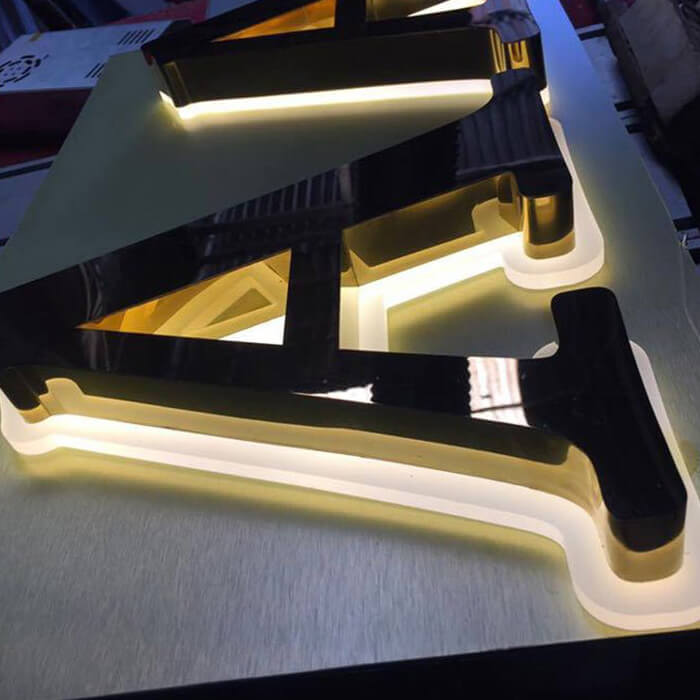 Mẫu Chữ Nổi Mica Hắt Sáng Chân Đẹp Năm 2026