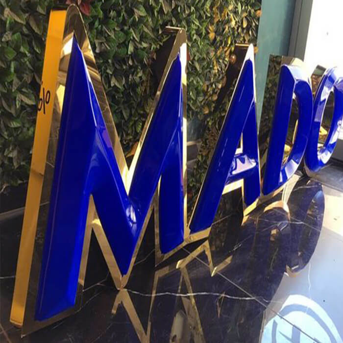 Mẫu Bảng Hiệu Chữ Nổi Mica Viền Inox Đẹp Năm 2026