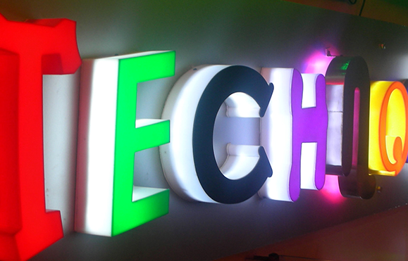 Mẫu Hộp Đèn Mica Chữ Nổi Đẹp