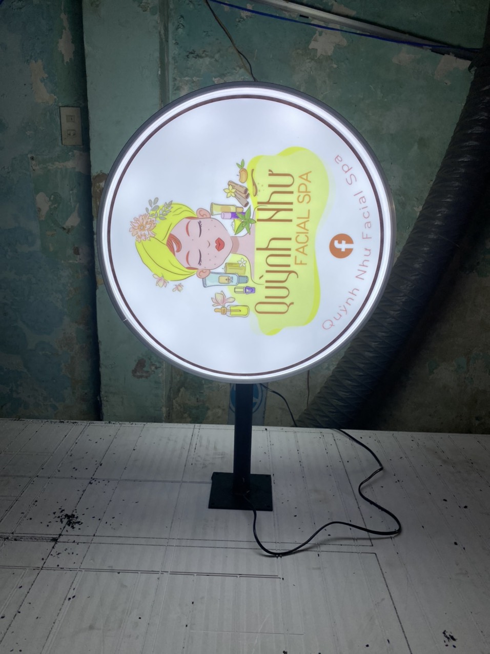 Mẫu Bảng Hiệu Mica Hút Nổi Đẹp Năm 2026