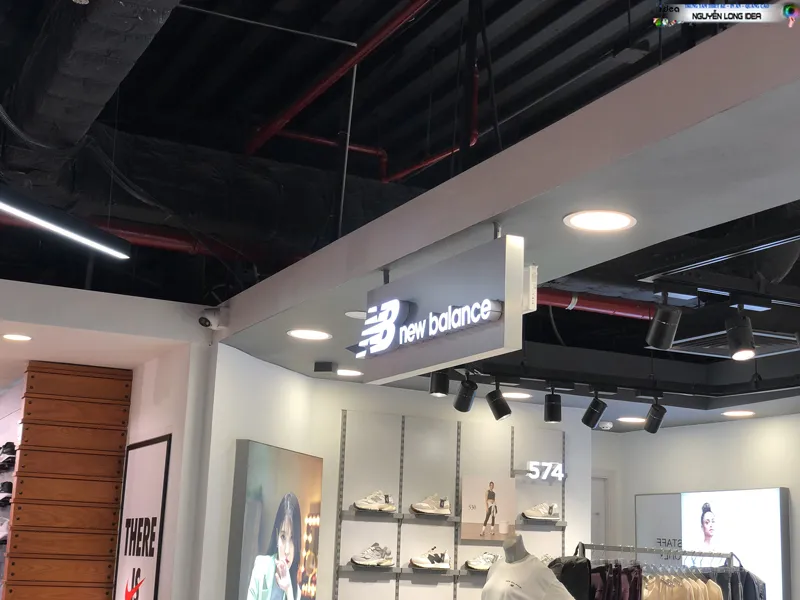 Mẫu Chữ Nổi Mica Hắt Sáng Chân Đẹp