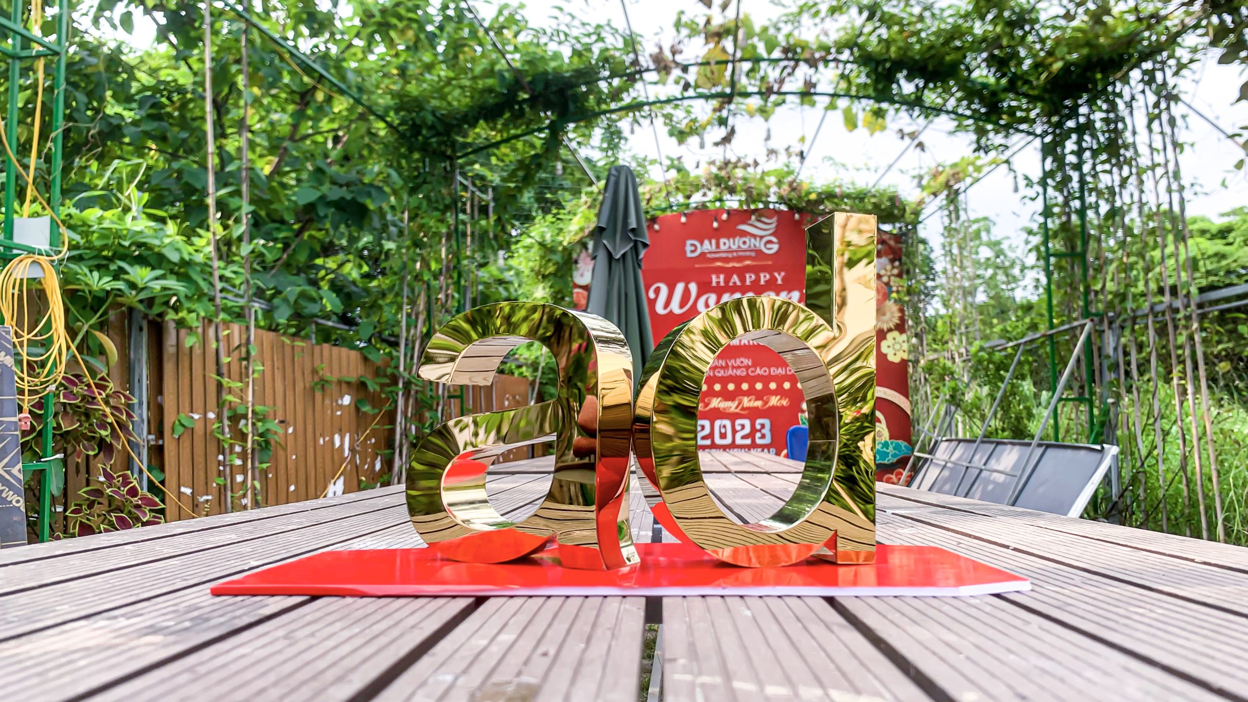 Bảng Hiệu Quảng Cáo Chữ Nổi Inox Vàng Gương Sang Trọng