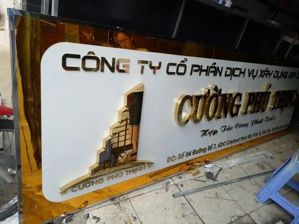 Thiết Kế Bảng Hiệu Chữ Nổi Inox Vàng Sang Trọng, Đẳng Cấp