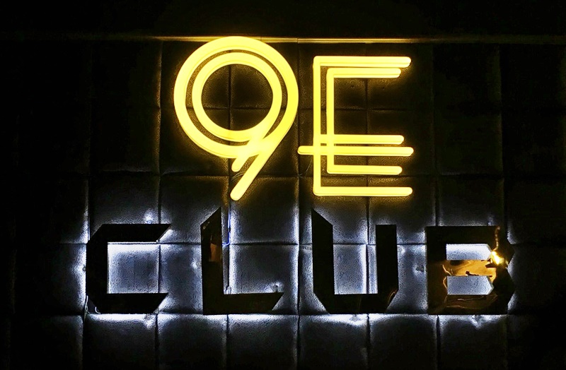 Thi Công Chữ Nổi Mica Đèn LED