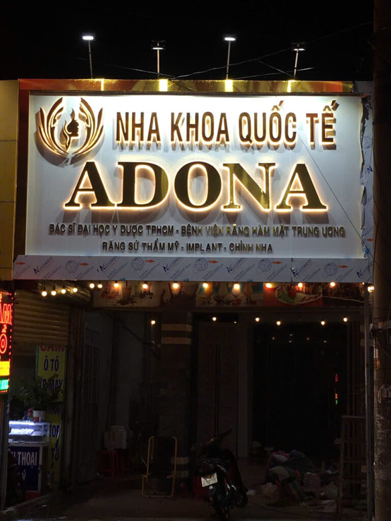 Mẫu Bảng Hiệu Quảng Cáo Alu Chữ Nổi Mica Đẹp Hiện Đại