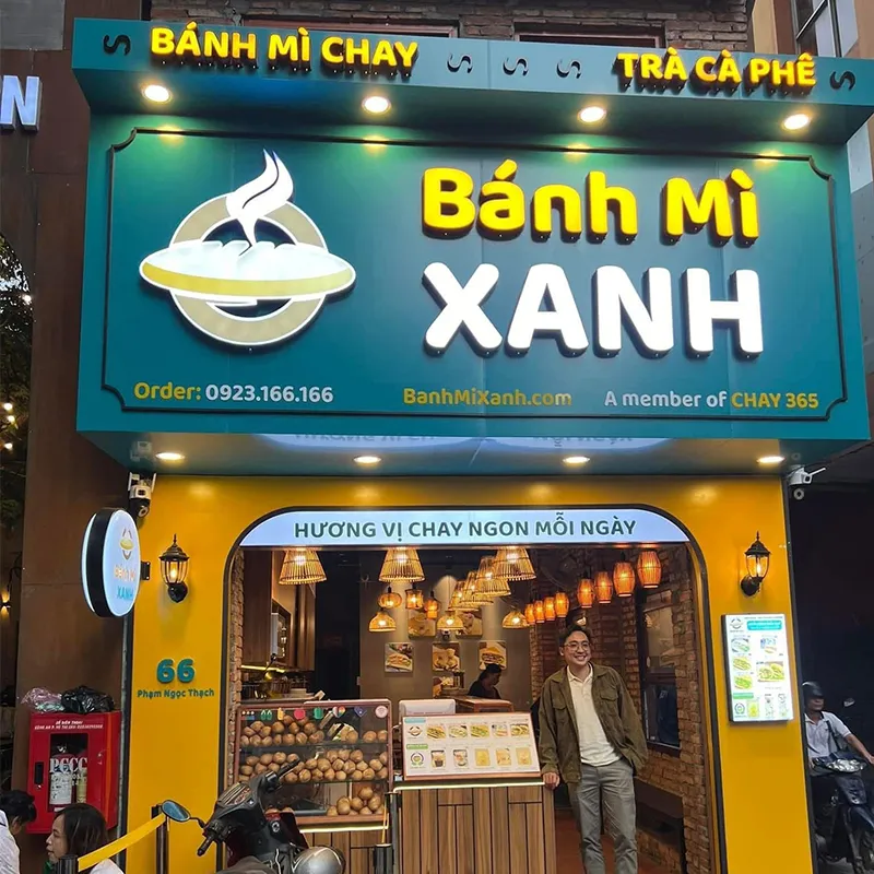 Thi Công Bảng Hiệu Mica Chữ Nổi Đẹp