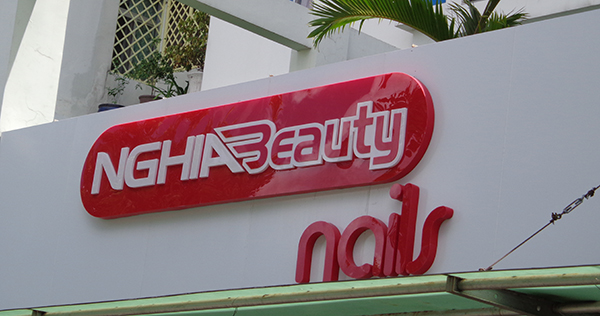 Thiết Kế Biển Hiệu Mica Chữ Nổi