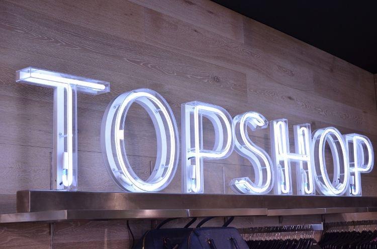 Mẫu Bảng Hiệu Chữ Nổi Đèn LED Đẹp