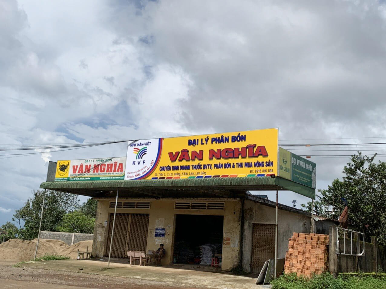 Mẫu Bảng Hiệu Quảng Cáo Alu Chữ Nổi Mica Đẹp Hiện Đại