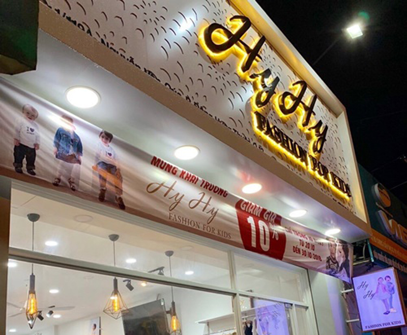 Mẫu Chữ Nổi Mica Hắt Sáng Chân Đẹp Năm 2026