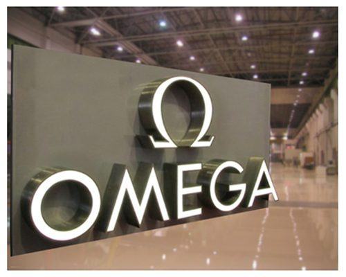 Xu Hướng Thiết Kế Bảng Hiệu Chữ Nổi Mica Chân Nhôm Đẹp Năm 2026