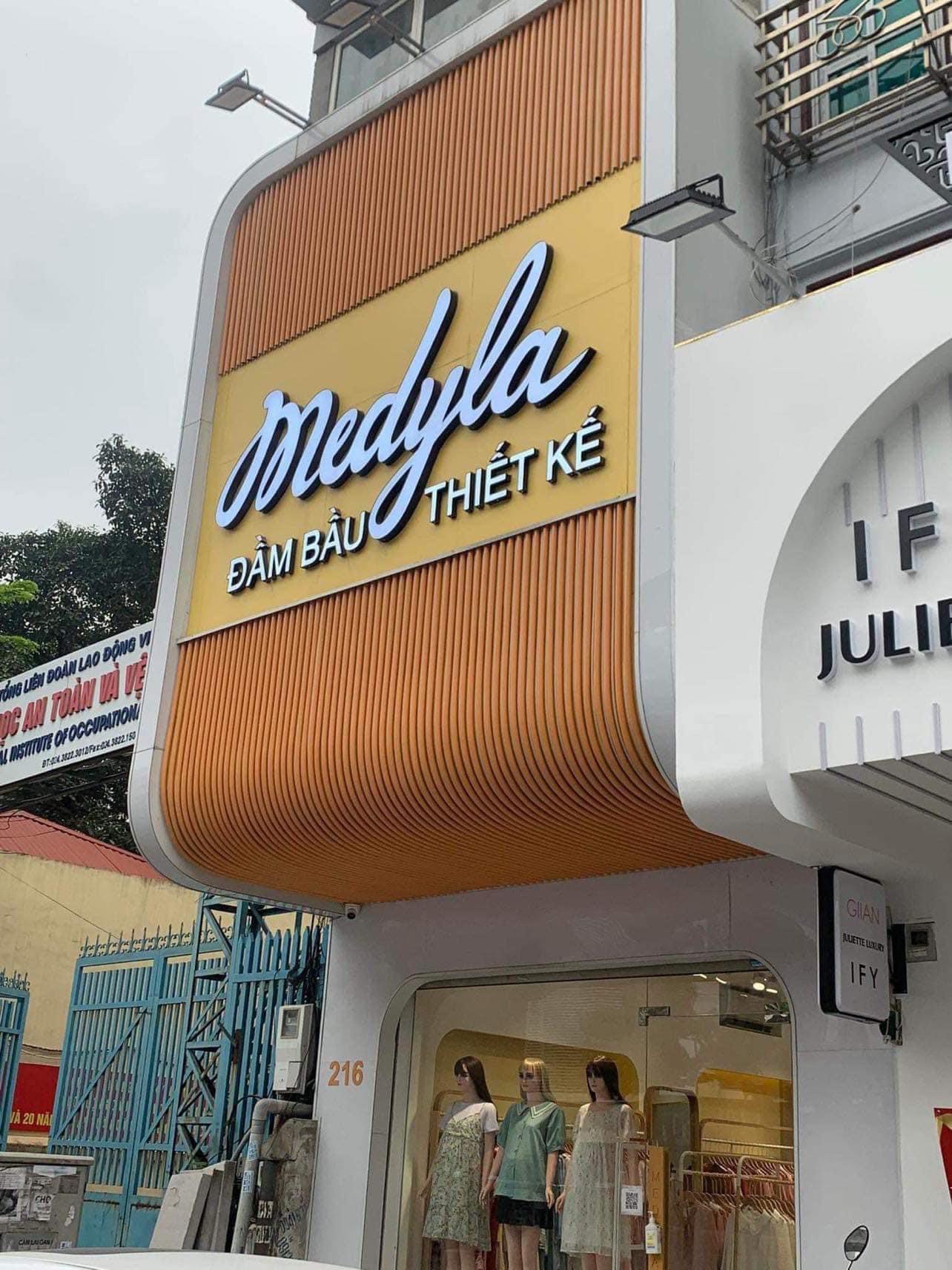 Mẫu Bảng Hiệu Chữ Nổi Mica Đẹp Năm 2025