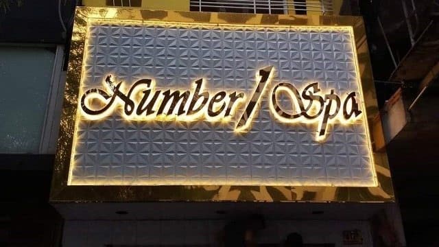 Mẫu Bảng Hiệu Chữ Nổi Hắt Sáng Chân Đẹp Năm 2025