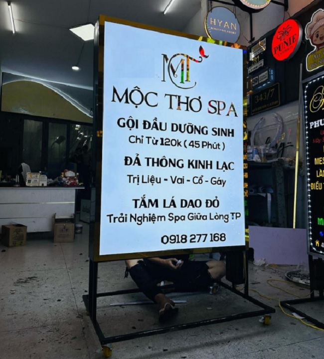 Mẫu Bảng Hiệu Hộp Đèn Mica Đẹp