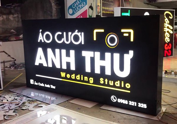 Bảng Hiệu Hộp Đèn Mica Đẹp