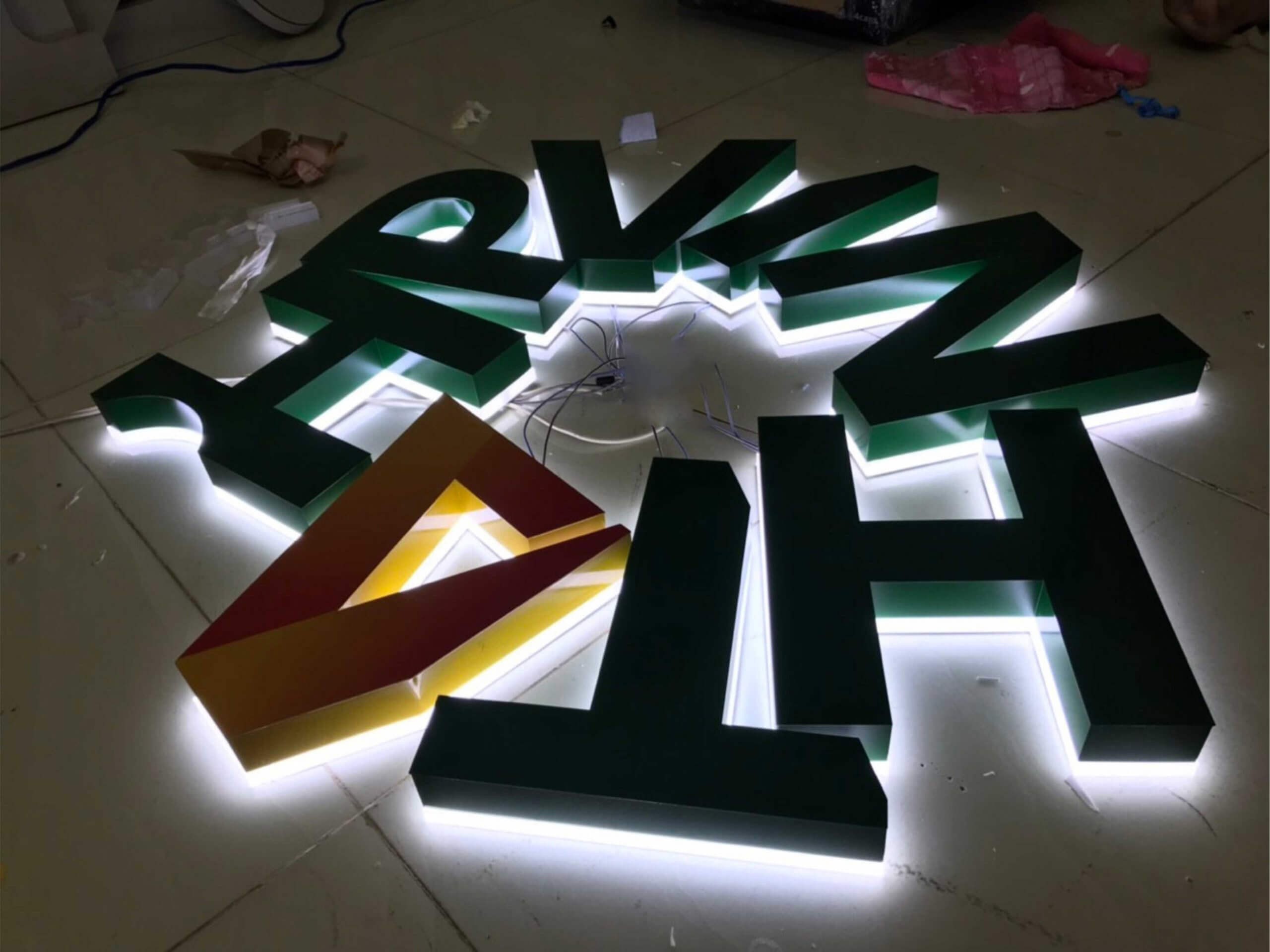 Chữ Nổi Mica Đèn LED