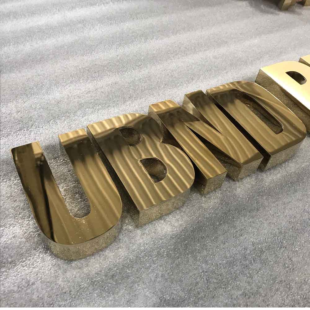 Thiết Kế Chữ Nổi Inox Vàng