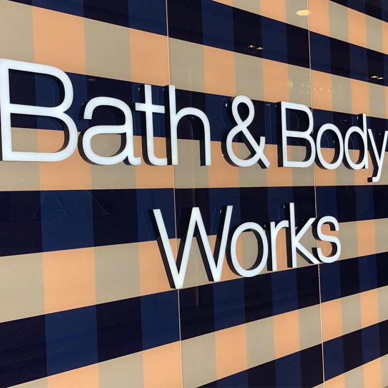 Thiết Kế Chữ Nổi Inox Vàng