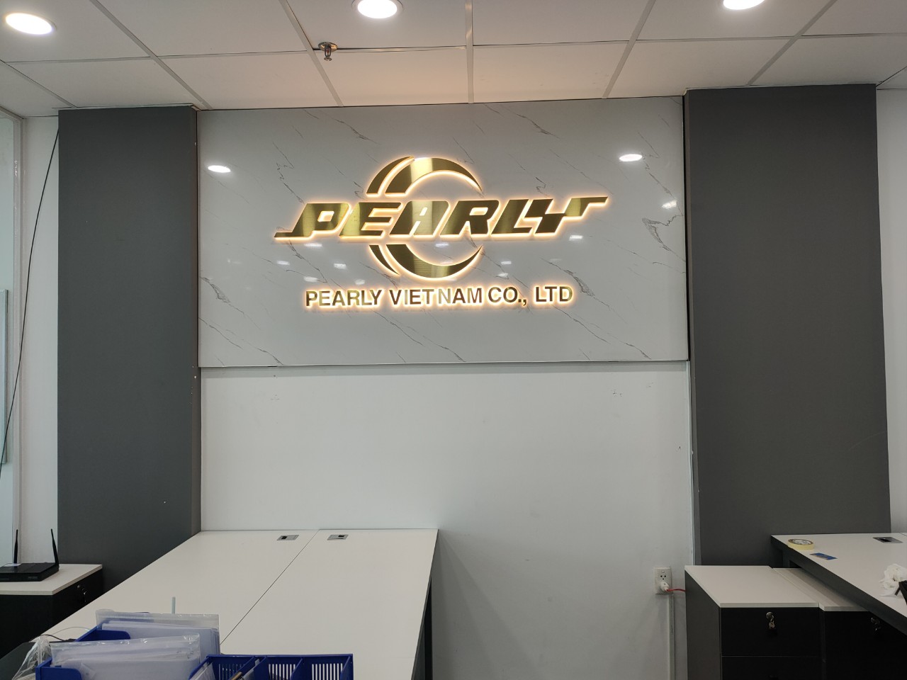 Thi Công Chữ Nổi Inox Vàng