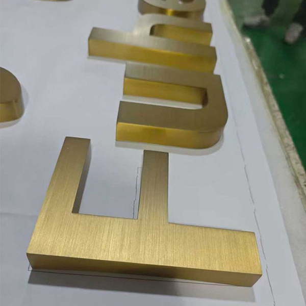 Thi Công Bảng Hiệu Chữ Nổi Inox Vàng Xước Đẹp