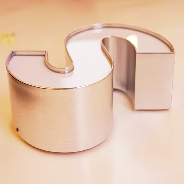 Gia Công Chữ Nổi Mica Chân Nhôm Đẹp, Bền