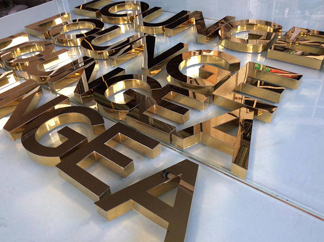 Thi Công Bảng Hiệu Chữ Nổi Inox Vàng Sang Trọng, Bền Đẹp