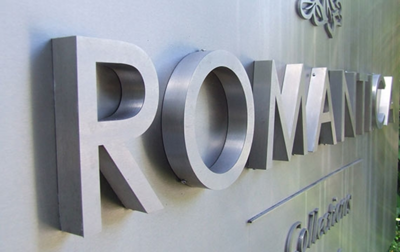 Gia Công Chữ Nổi Inox