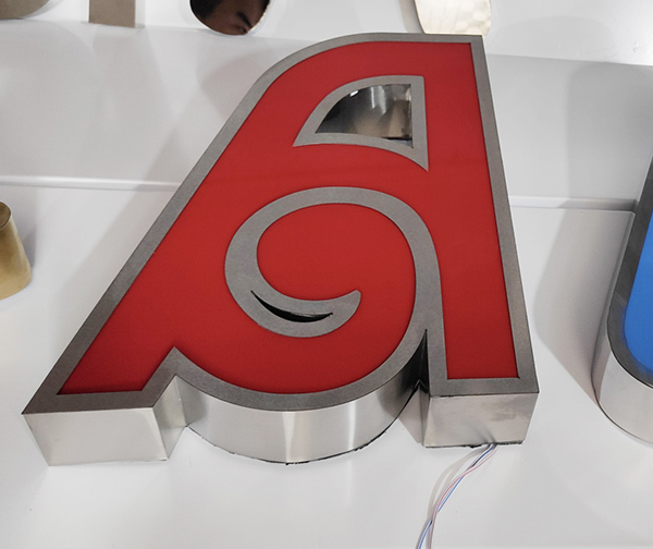 Mẫu Logo Chữ Nổi Mica Đẹp Năm 2026
