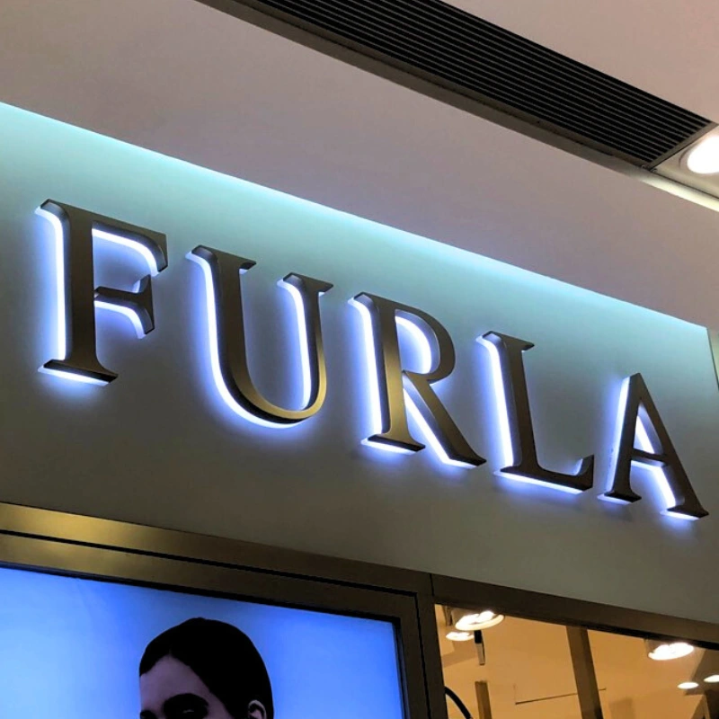 Mẫu Bảng Hiệu Chữ Nổi Hắt Sáng Chân Đẹp, Sang Trọng