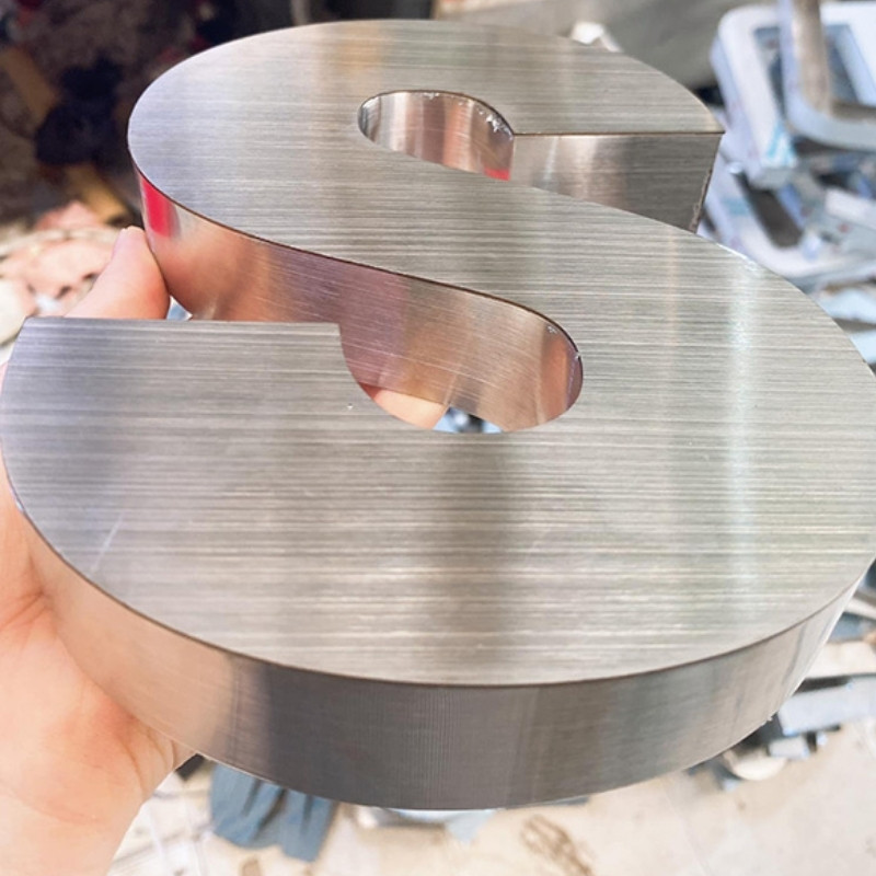Thi Công Bảng Hiệu Chữ Nổi Inox Trắng Xước Đẹp