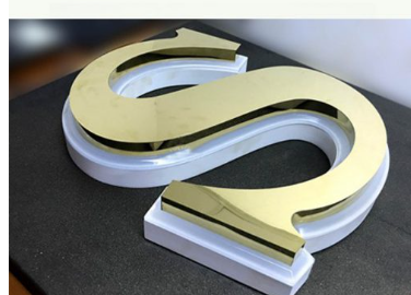 Thi Công Bảng Hiệu Chữ Nổi Inox Vàng Sang Trọng, Bền Đẹp