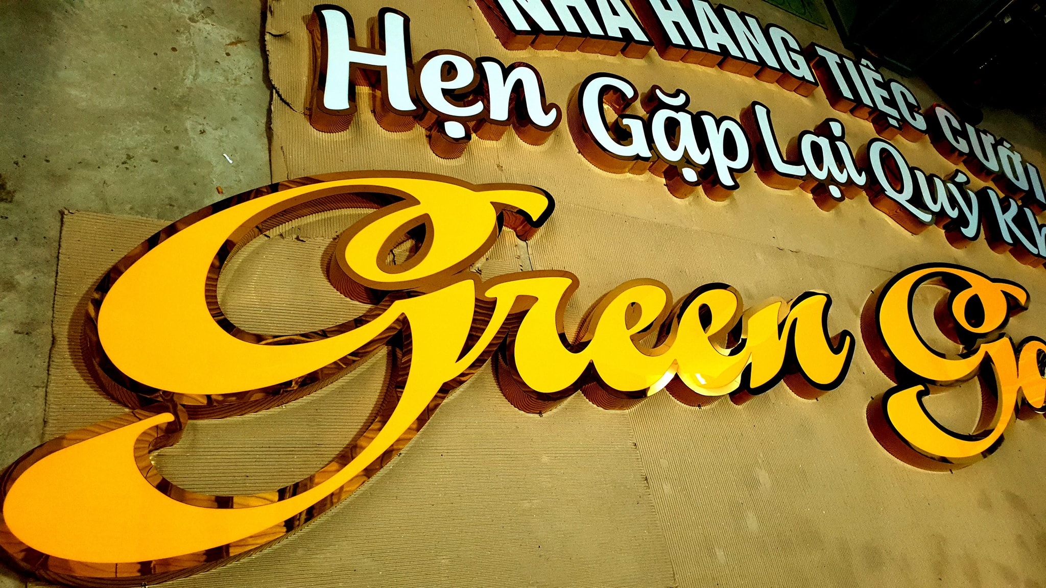 Chữ Inox Vàng Gương Đẹp Sang Trọng, Cao Cấp