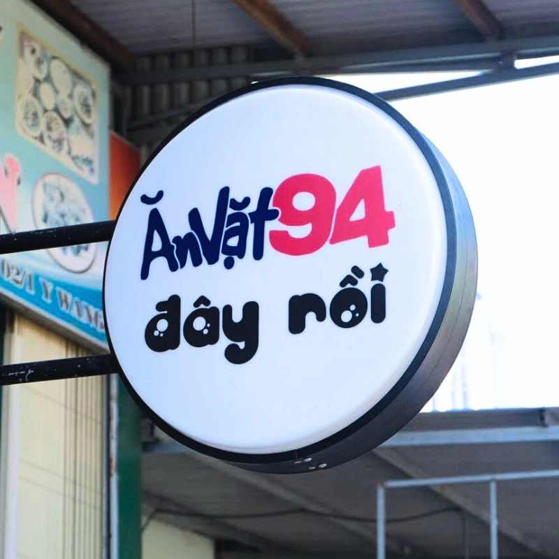 Bảng Hiệu Hộp Đèn Hút Nổi Đẹp, Sáng Đều